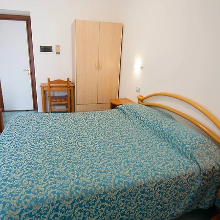 Macri Ischia