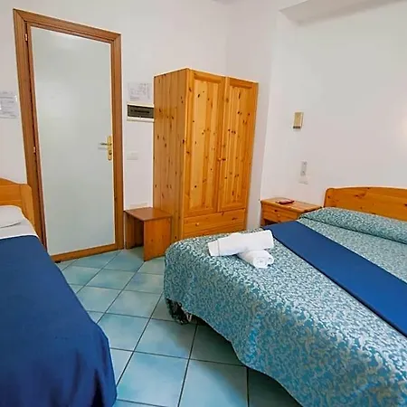 Hotel Macri 2*